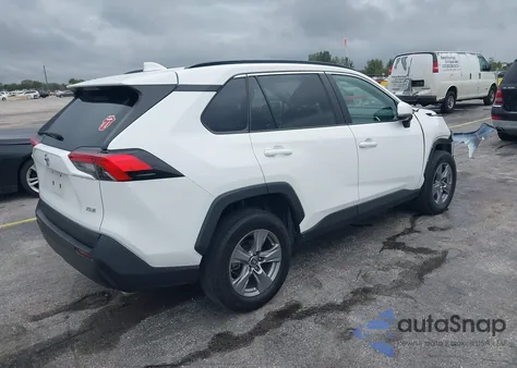 2023 Toyota Rav4 Xle z USA, uszkodzony, nr VIN 2T3W1RFV4PC230386